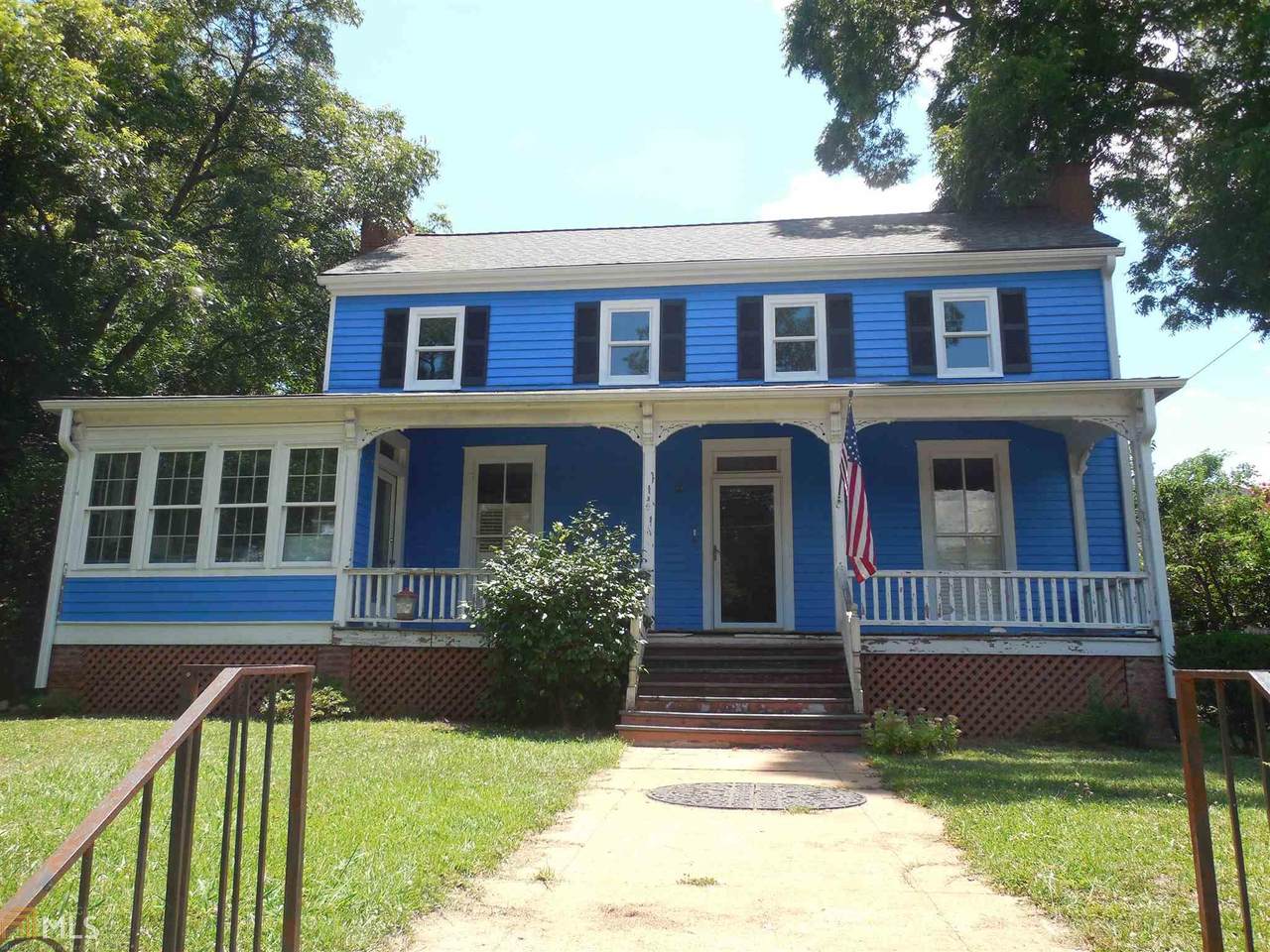 369 Green St - Photo 1
