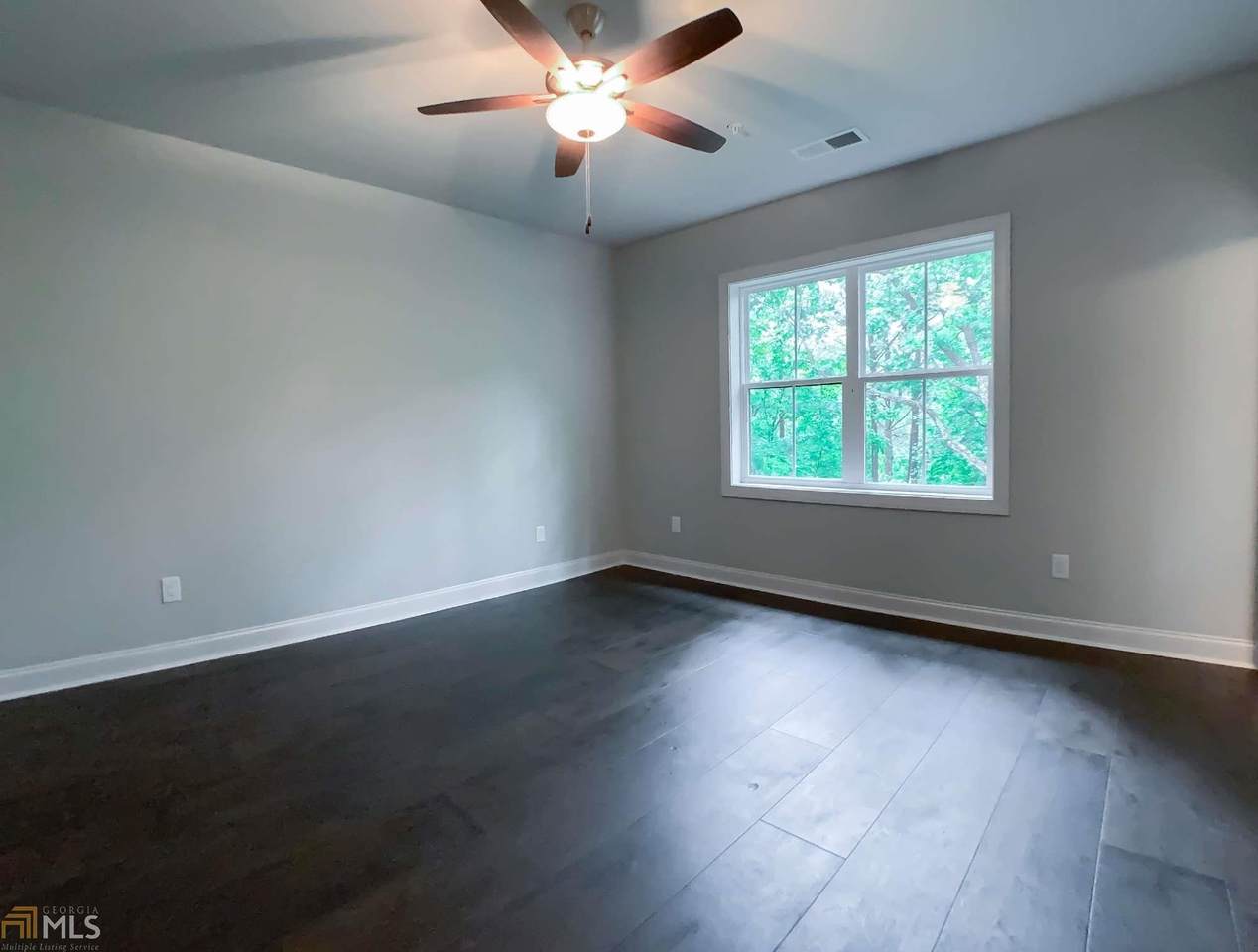 8013 Linfield Way - Photo 1