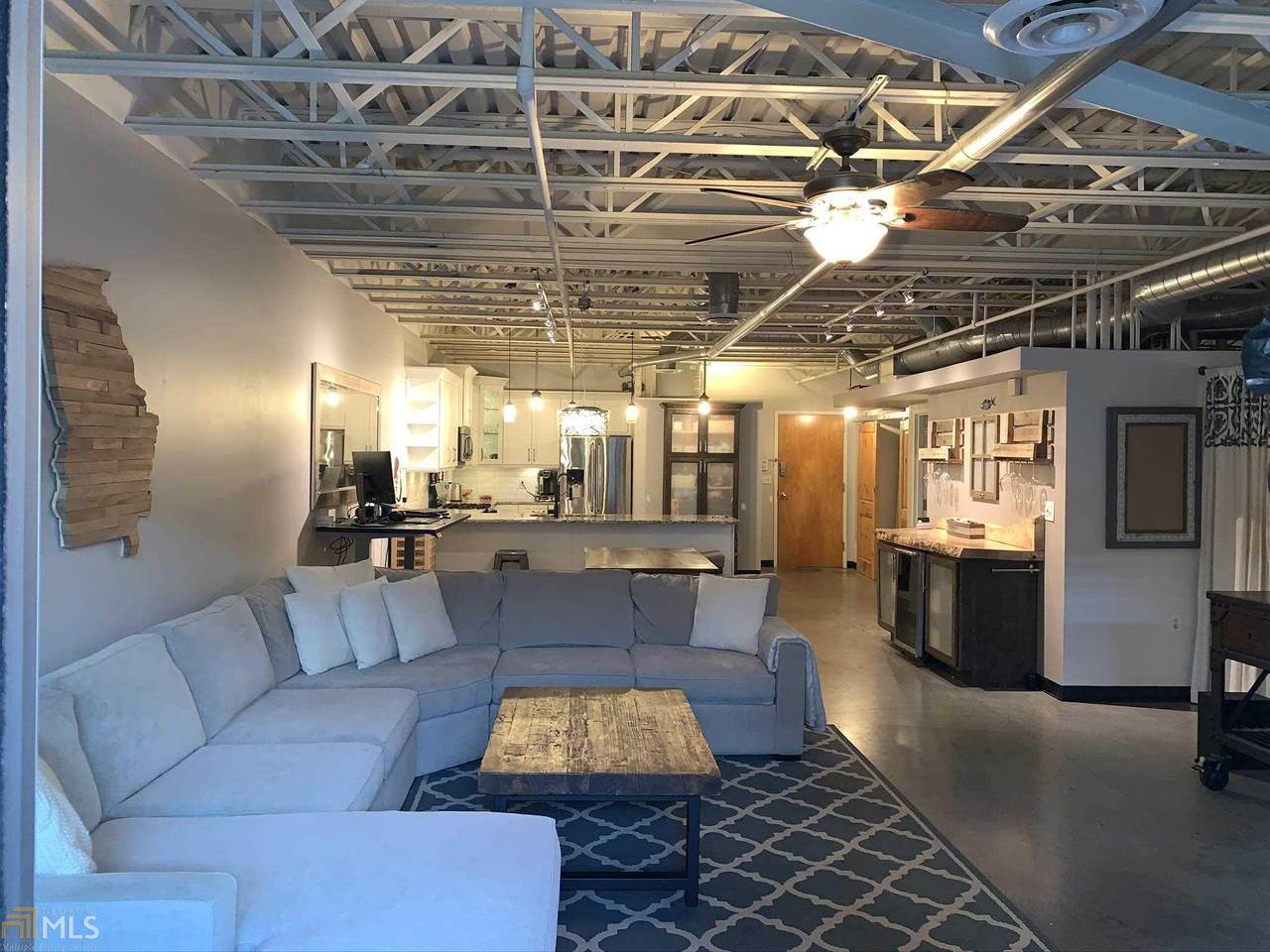 5200 Peachtree Rd - Photo 1