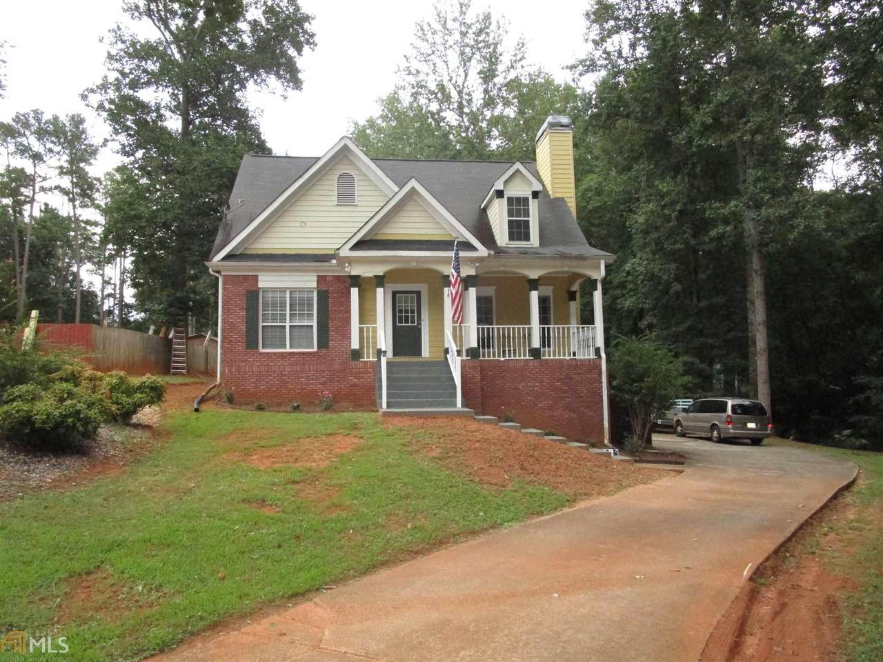 240 Radcliffe Trce - Photo 1