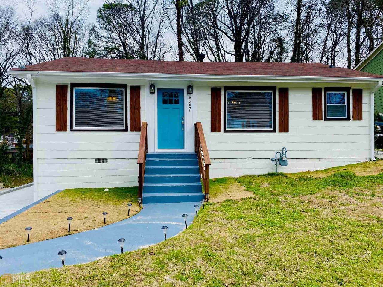 247 Maple St - Photo 1