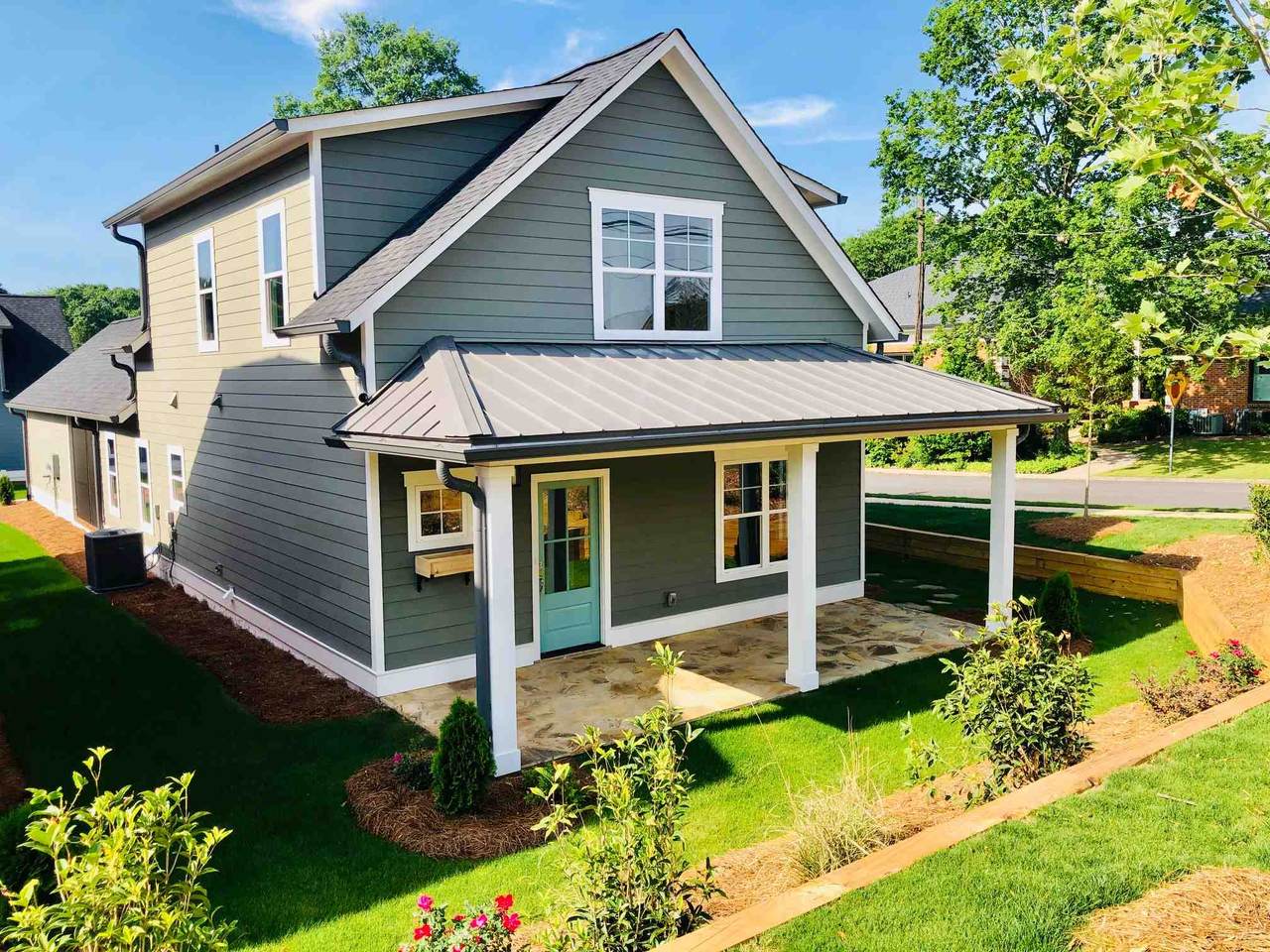 691 Oglethorpe Ave - Photo 1
