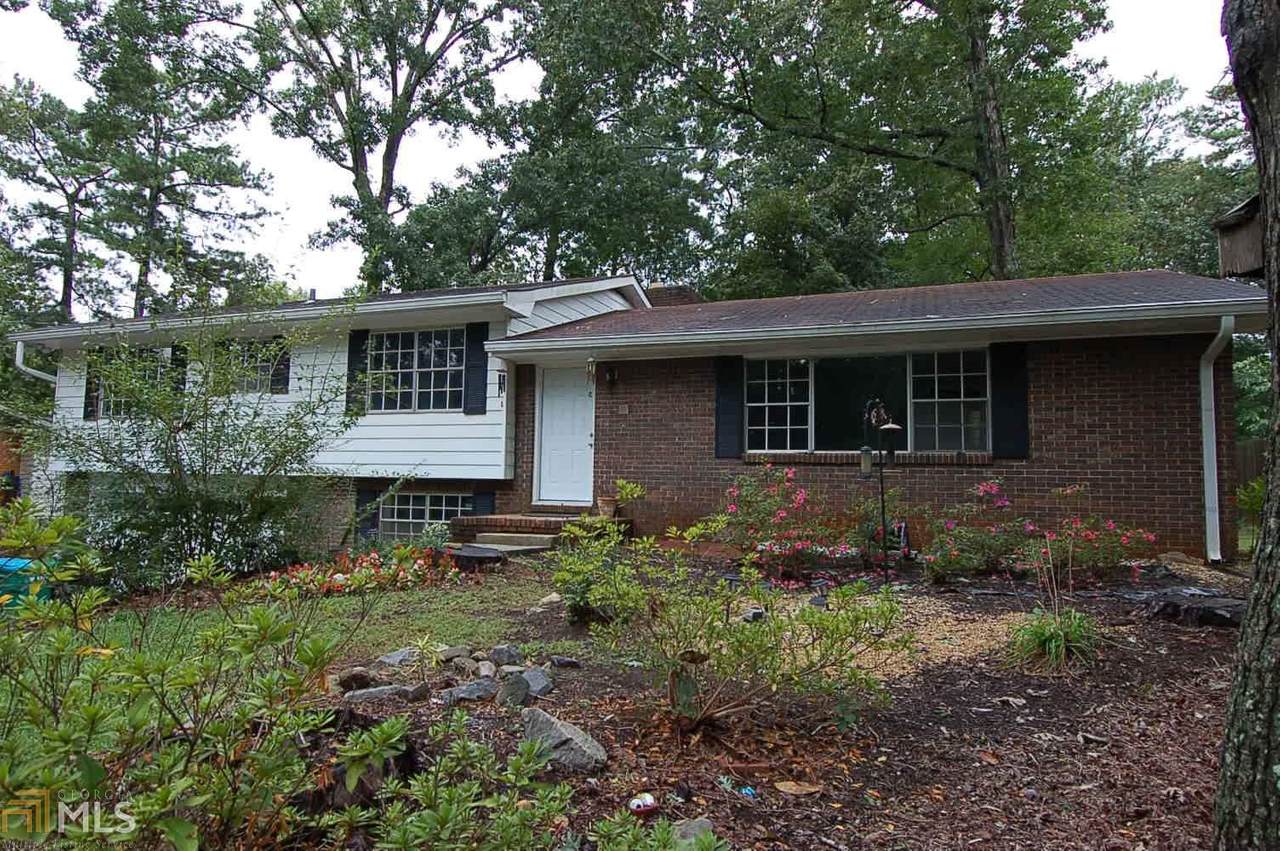 1535 Danbury - Photo 1