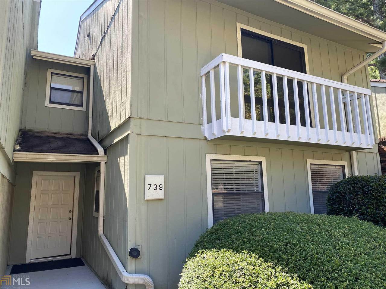 739 Hanover Ln - Photo 1