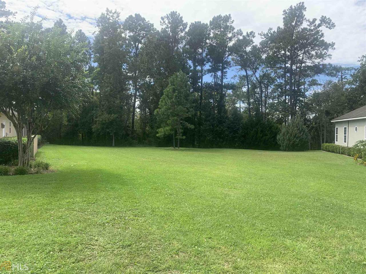 1649 Sandpiper Ct - Photo 1