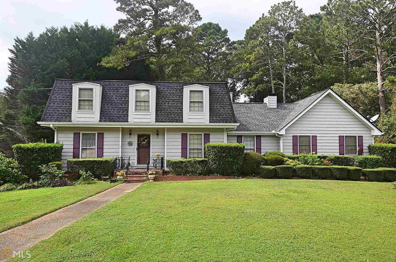 2520 Country Club Dr - Photo 1