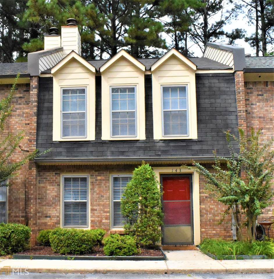 143 Forrest Ave - Photo 1