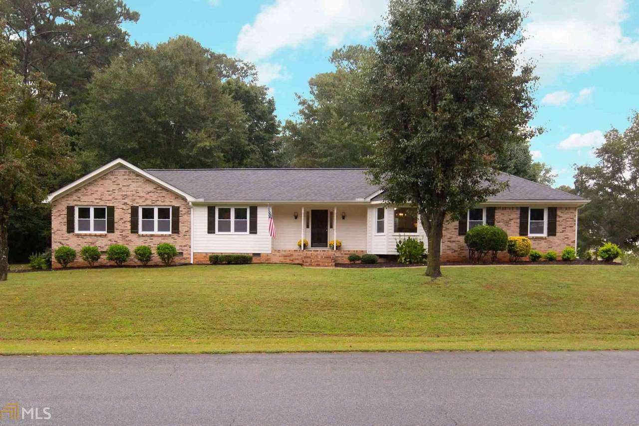 2210 Sunrise Cir - Photo 1