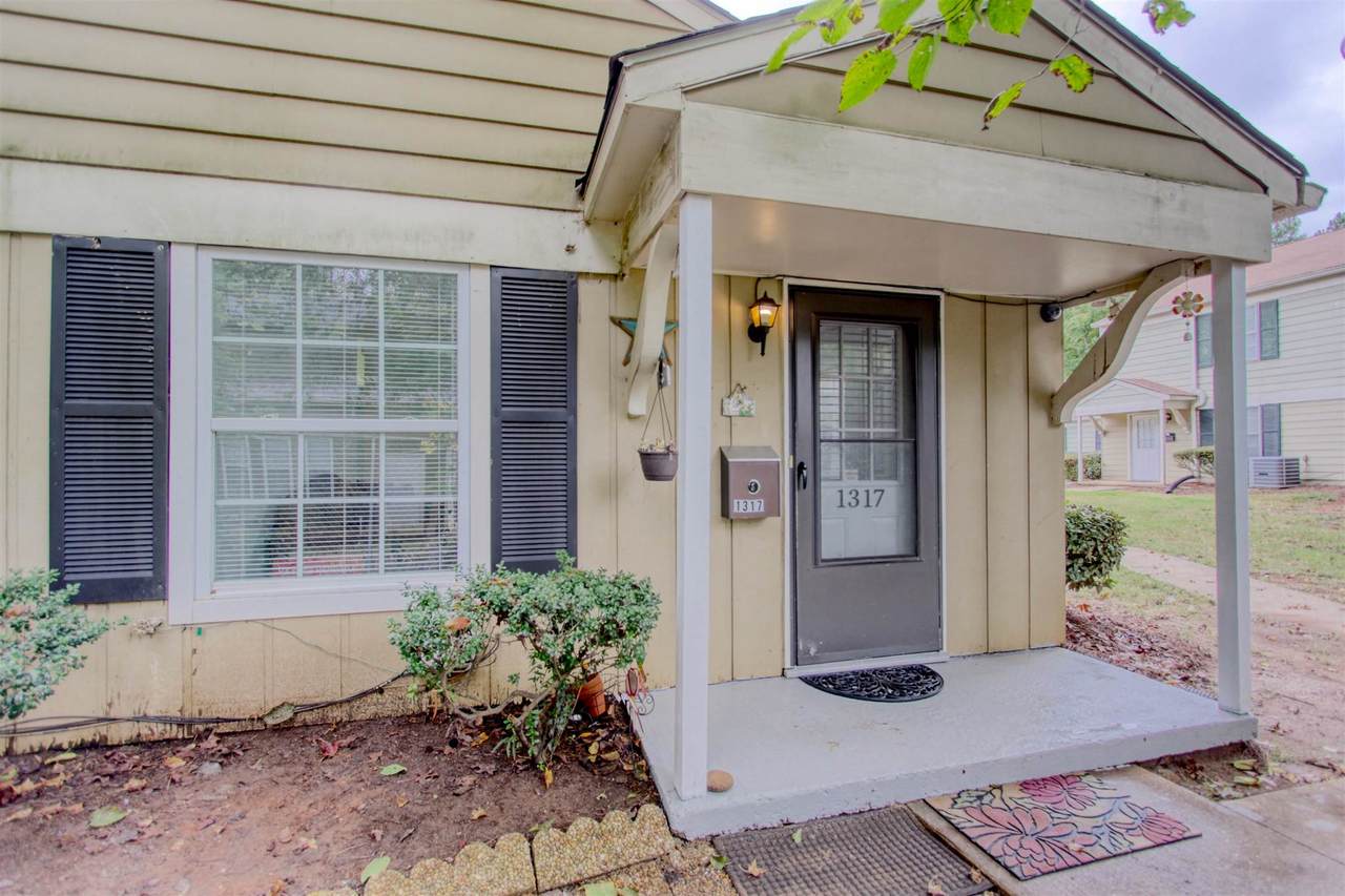 1317 Old Coach Rd - Photo 1