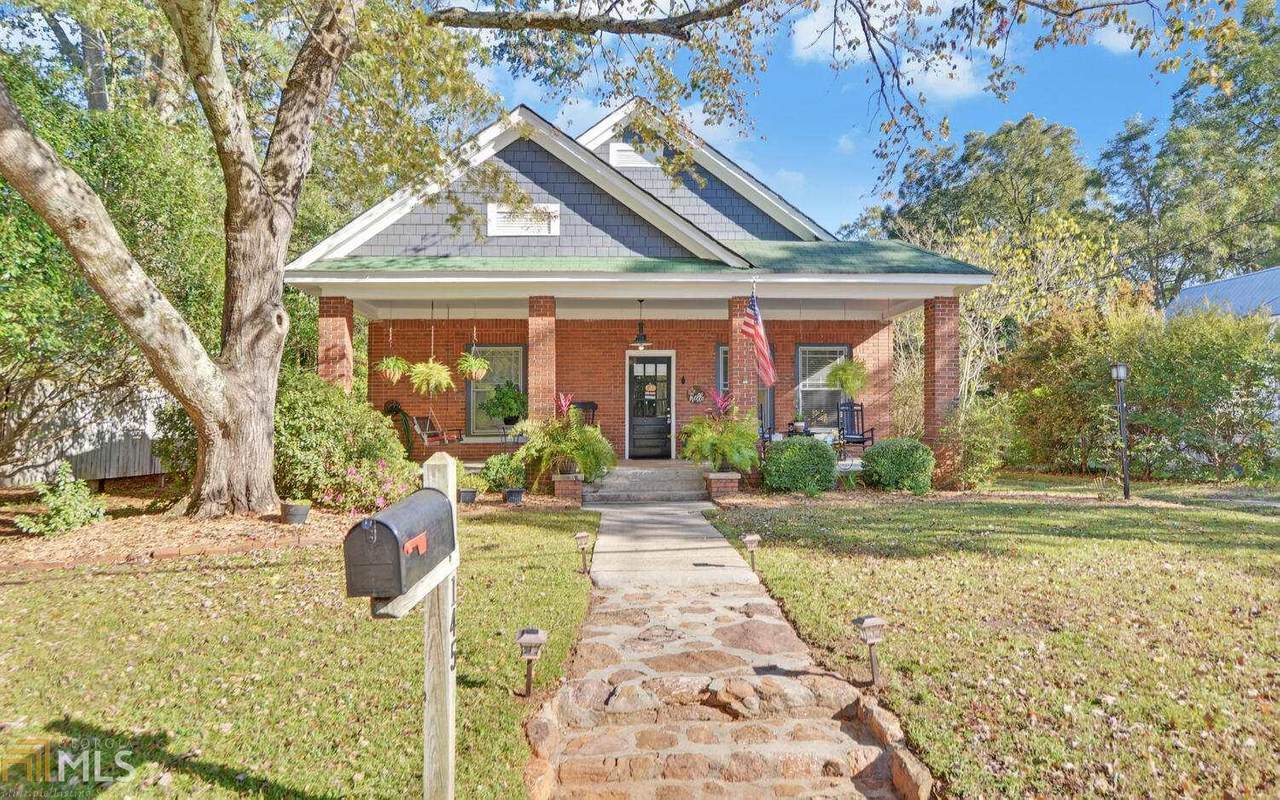145 Forrest Ave - Photo 1