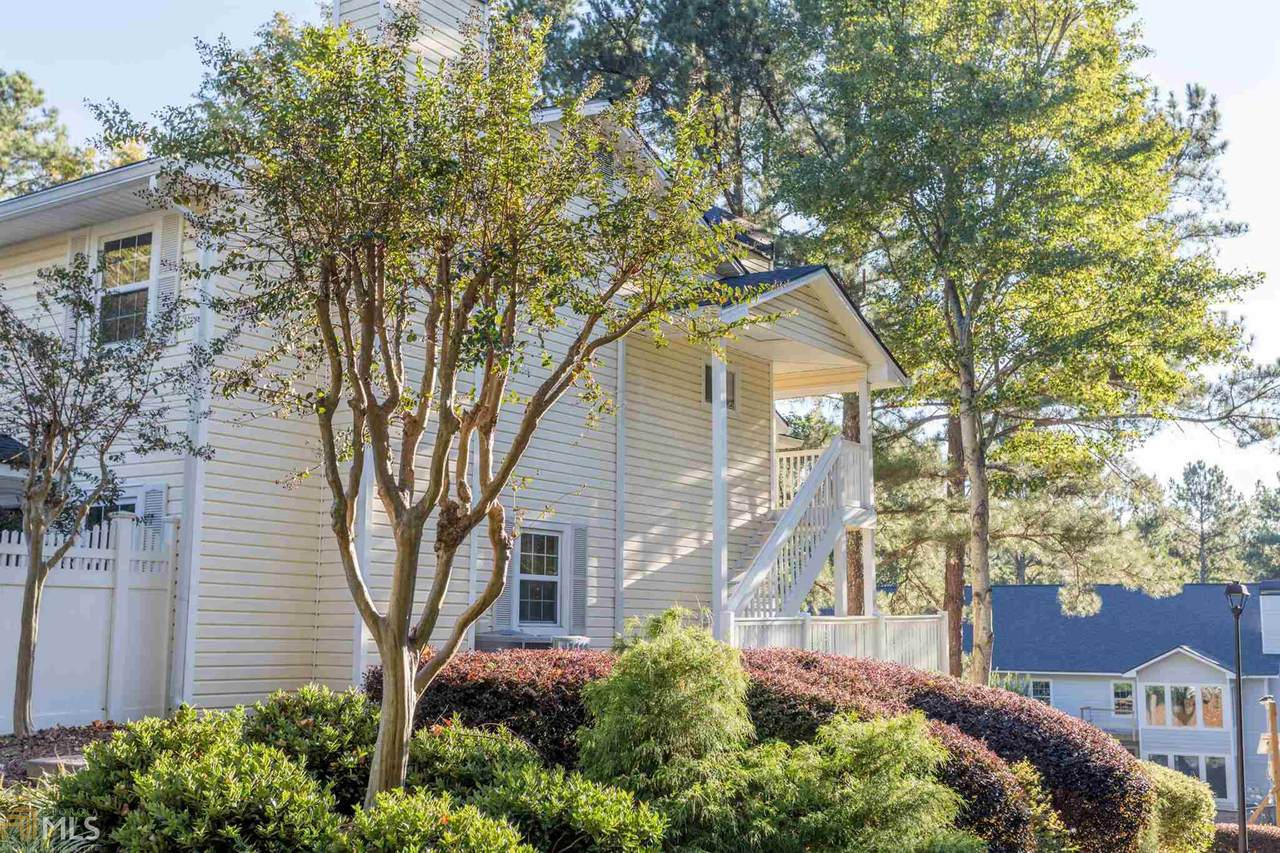 1642 Raleigh Cir - Photo 1