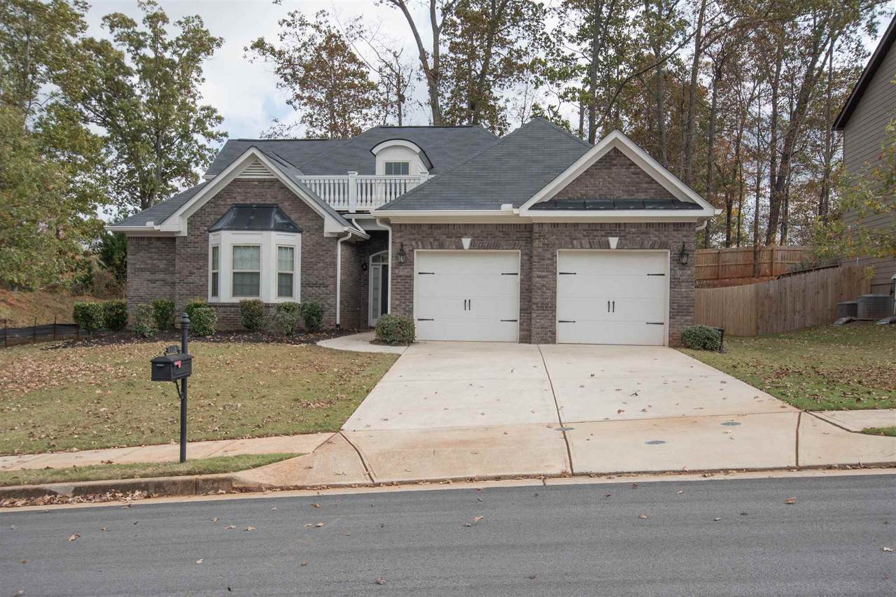 112 Stonebridge Blvd - Photo 1
