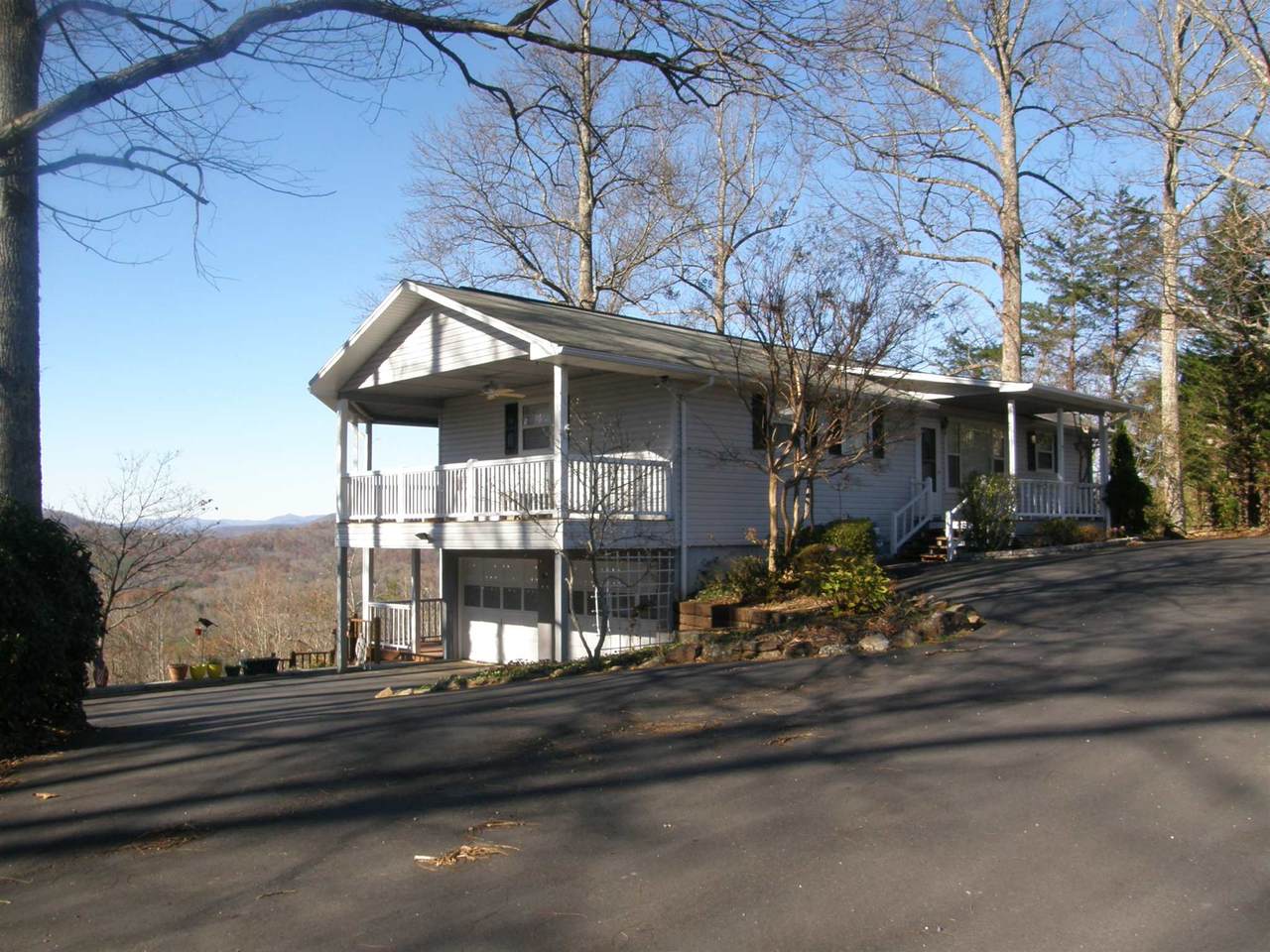 7 Lakeview - Photo 1