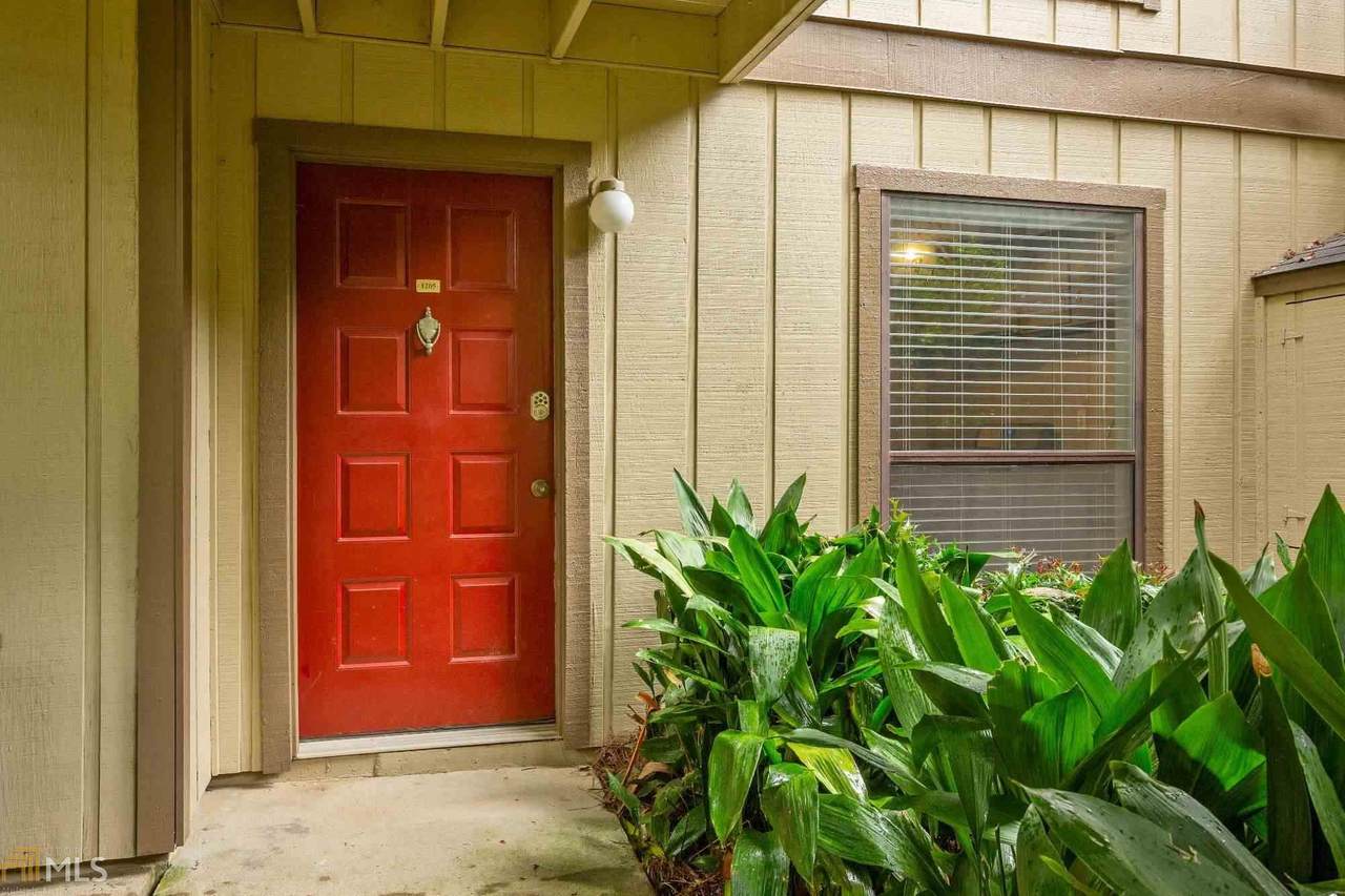 1205 Woodcliff Dr - Photo 1