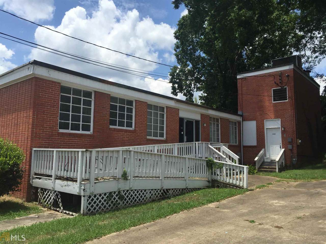 1009 3Rd Ave - Photo 1