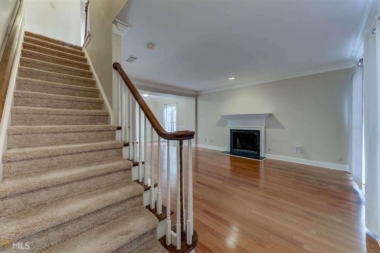 64 Mount Vernon Cir - Photo 1
