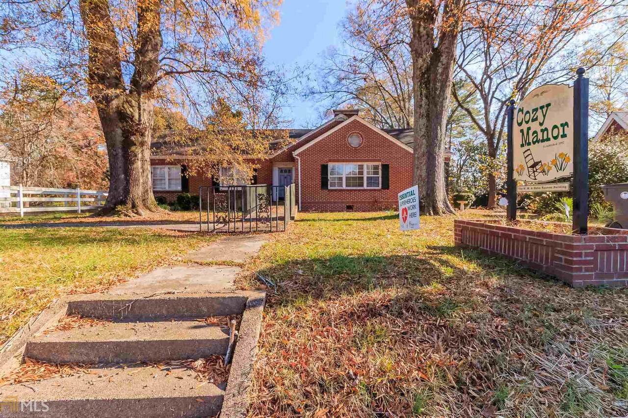 706 Main St - Photo 1