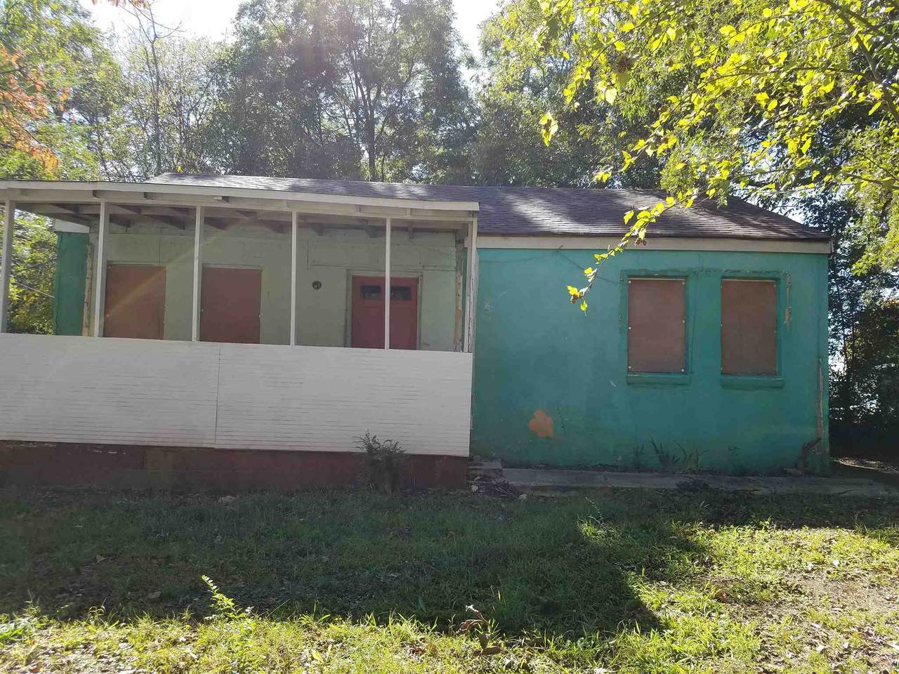 296 Thornton St - Photo 1
