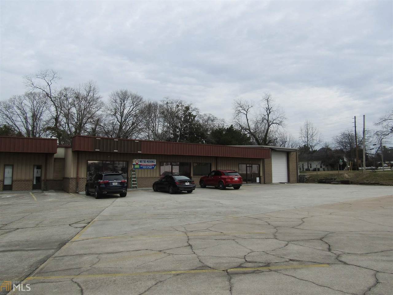1075 Railroad St - Photo 1