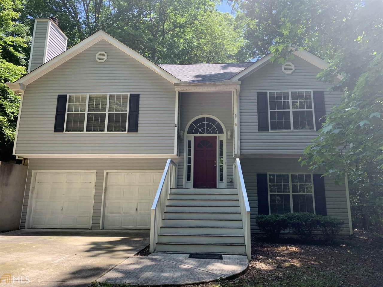 9815 Parkway Ln - Photo 1