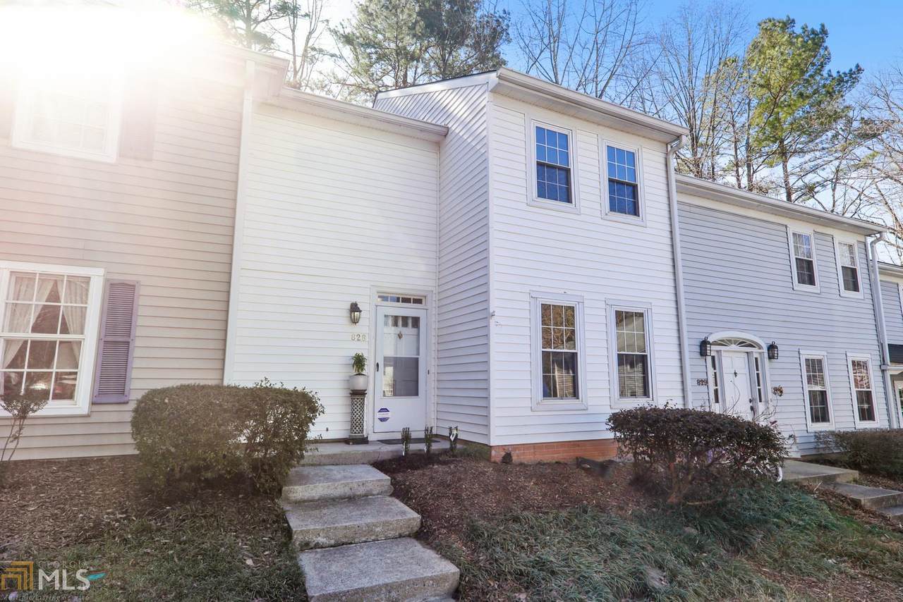 828 Heritage Sq - Photo 1
