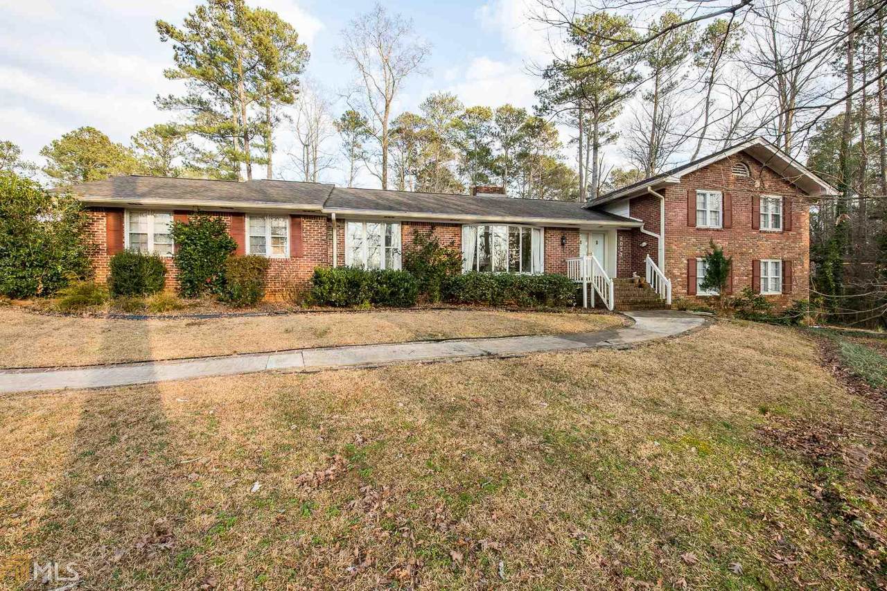2053 Stoneleigh Dr - Photo 1