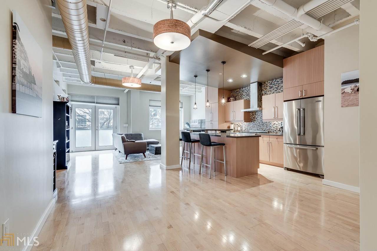 805 Peachtree St - Photo 1