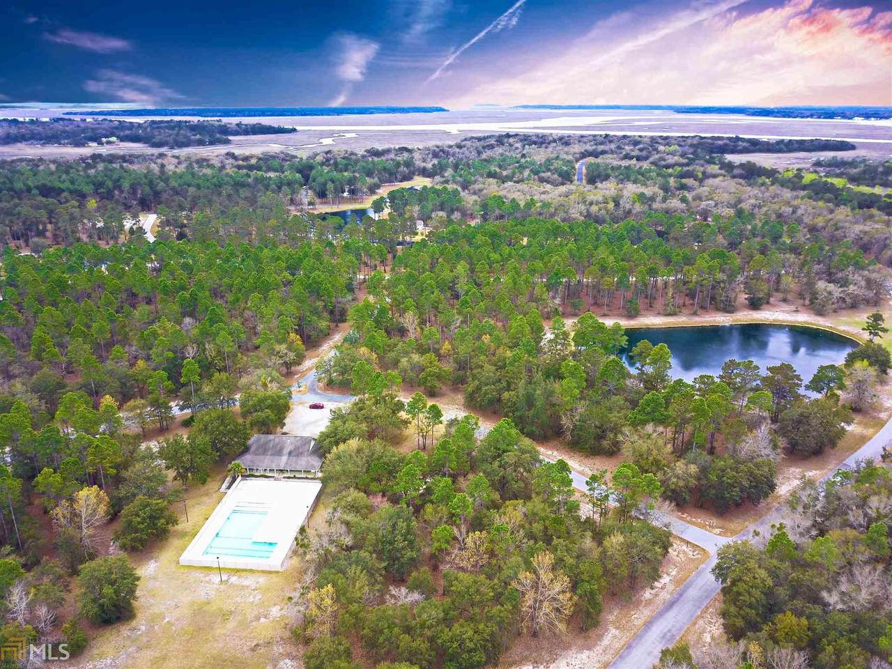 585 Lakeside - Photo 1