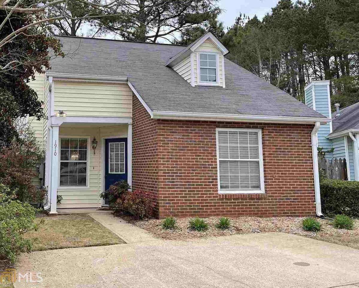 1910 Brittania Cir - Photo 1