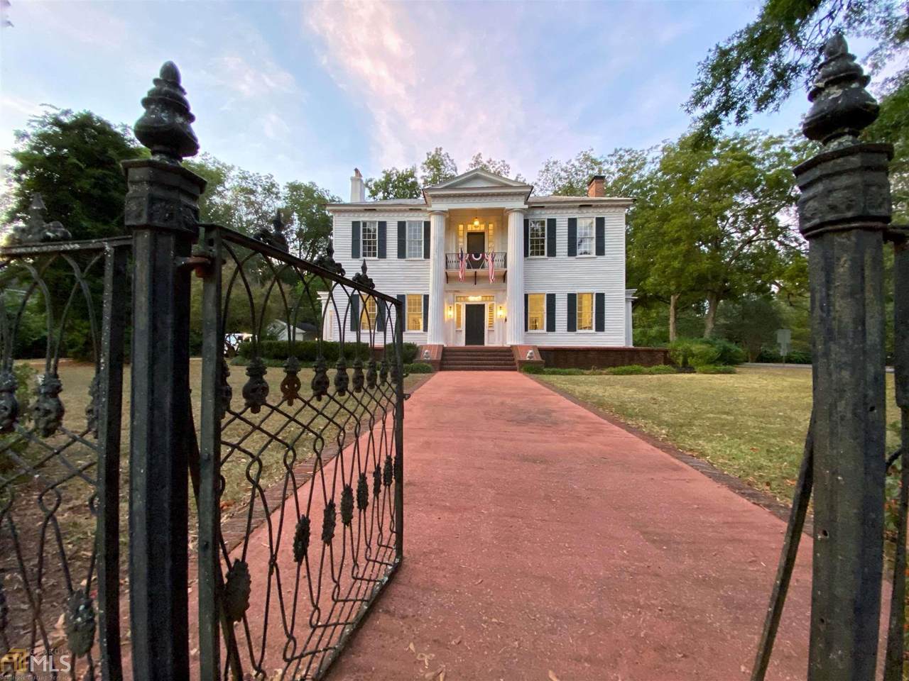 225 Robert Toombs Ave - Photo 1