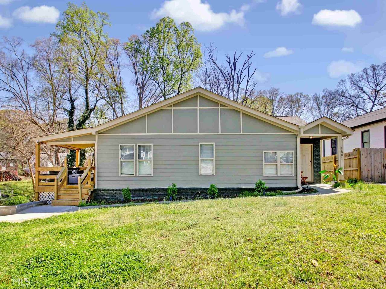 1581 Lincoln Ave - Photo 1