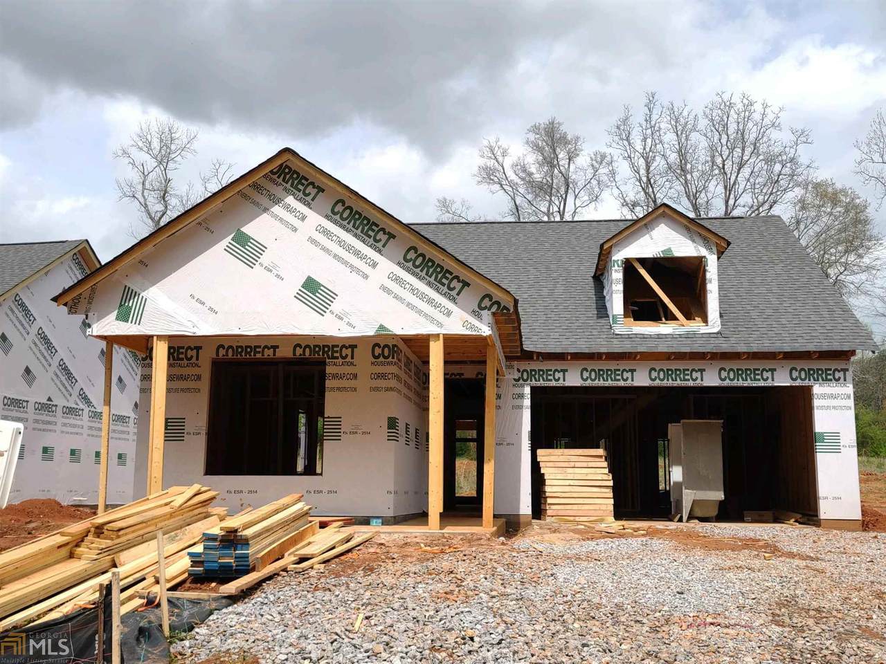 405 Edgewater - Photo 1