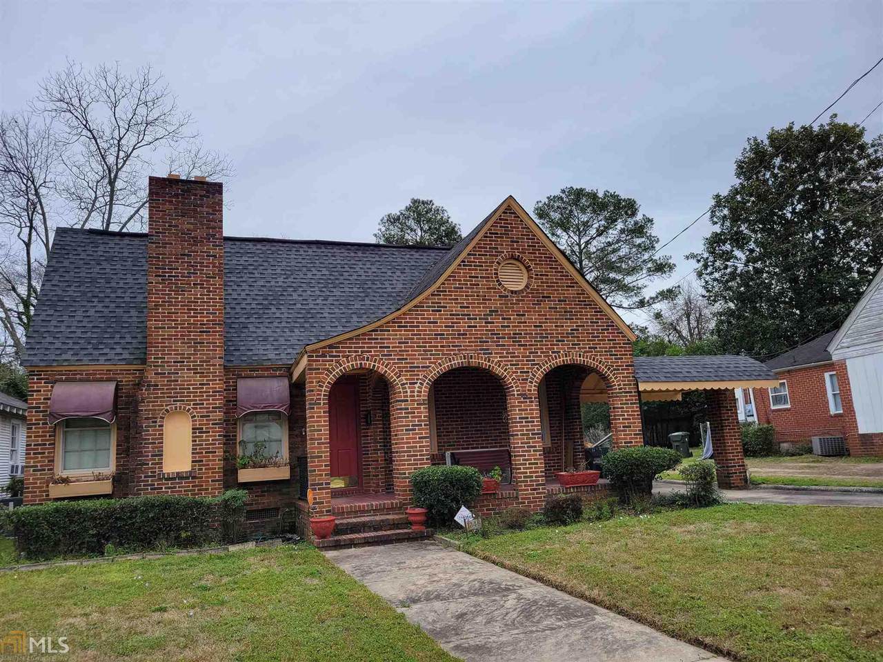 1346 Winton Ave - Photo 1