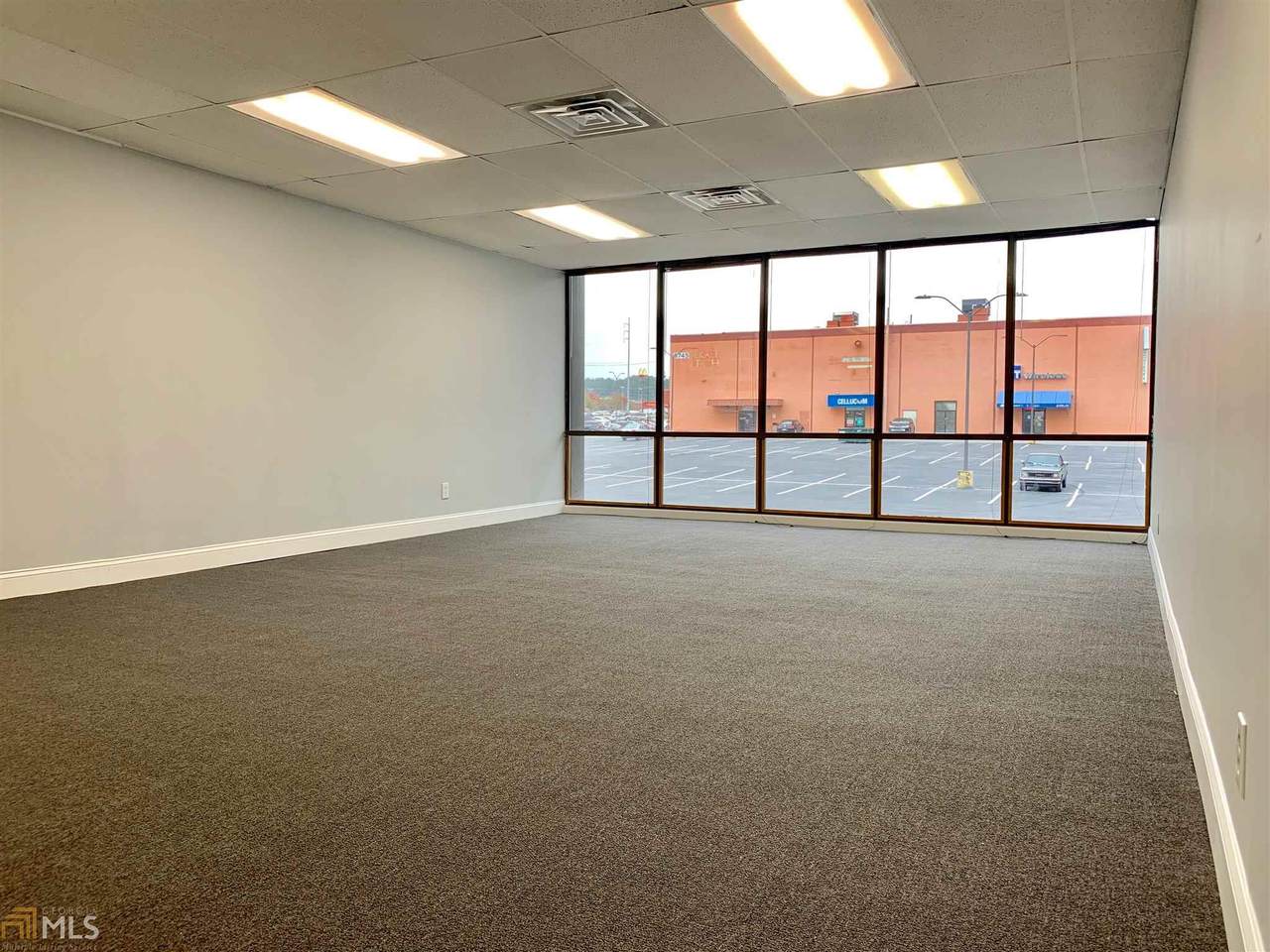 5725 Buford Hwy - Photo 1