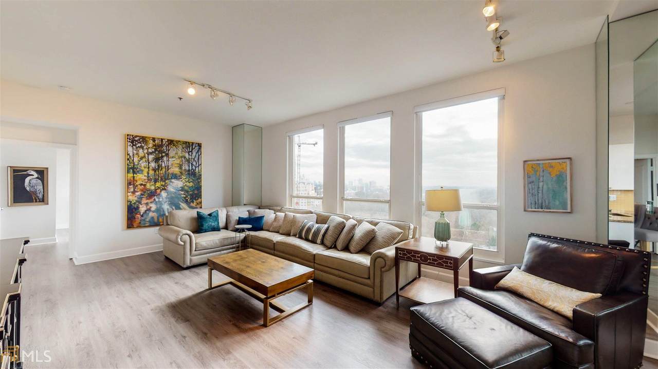 2626 Peachtree Rd - Photo 1