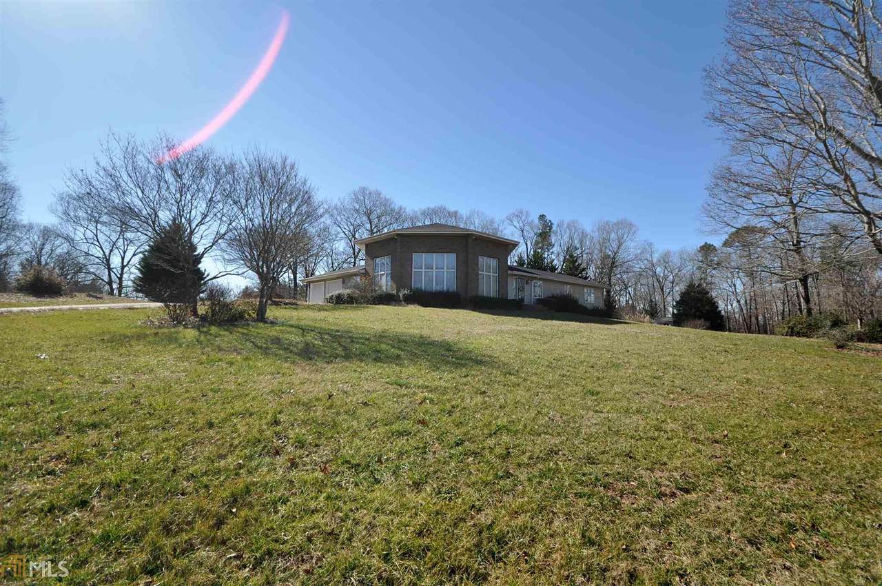 1049 Holly Cir - Photo 1