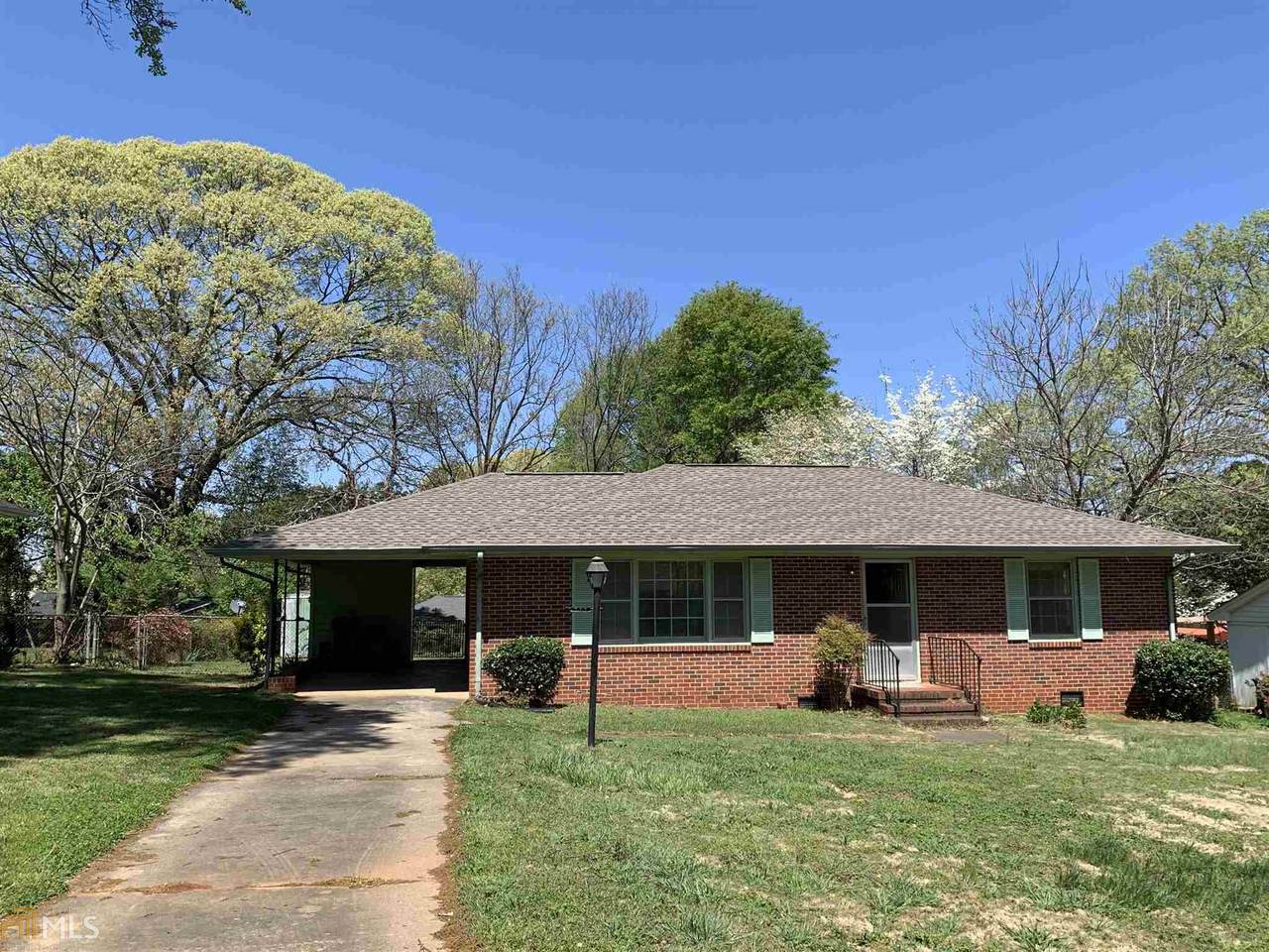305 Mobley - Photo 1