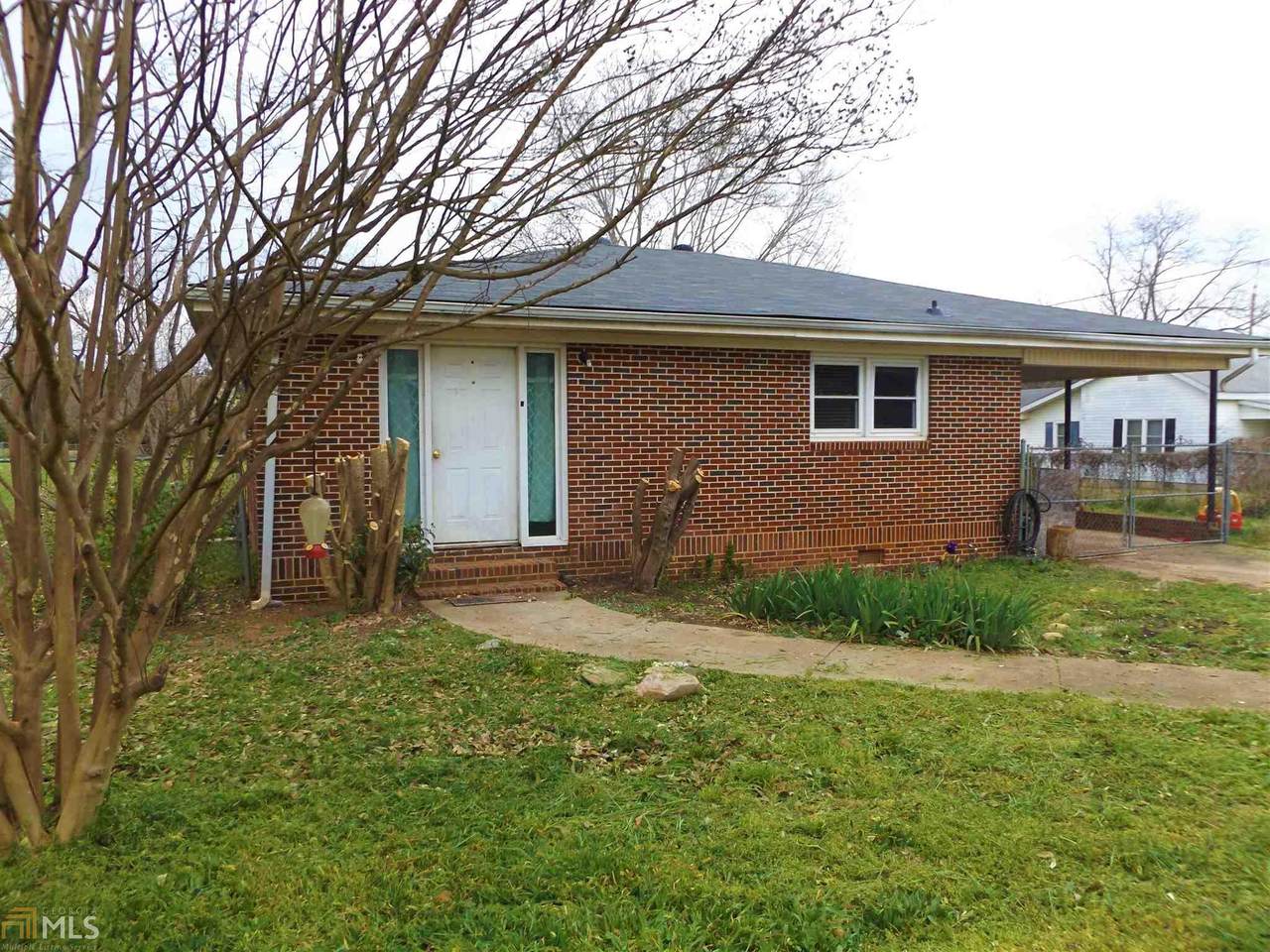 207 Laurel Ave - Photo 1