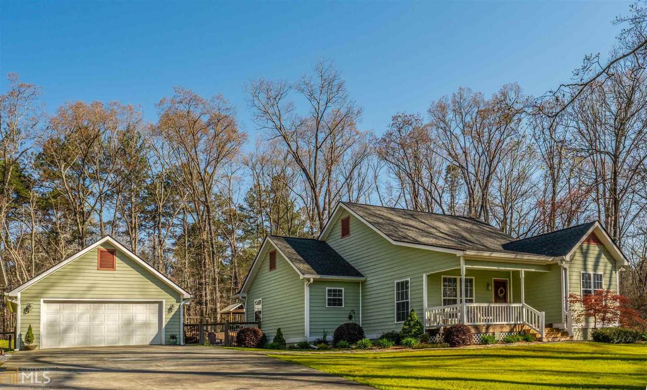 243 Highland Dr - Photo 1