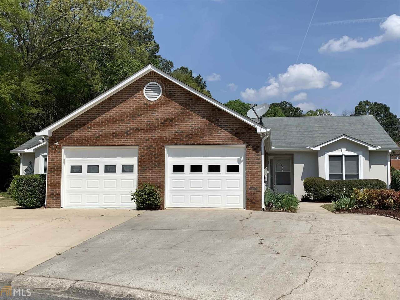 225 Arbor - Photo 1