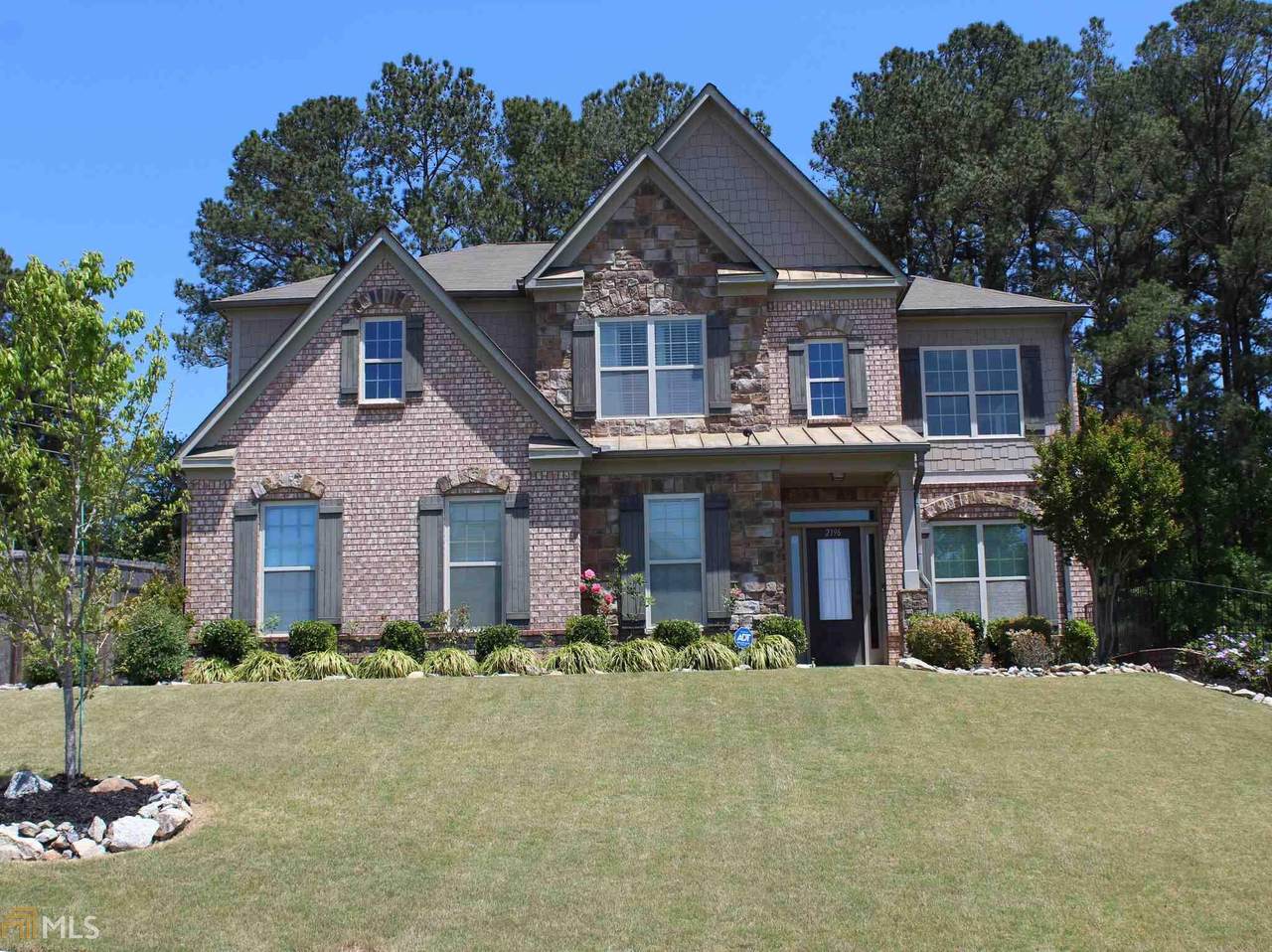 2196 Caledonia Dr - Photo 1