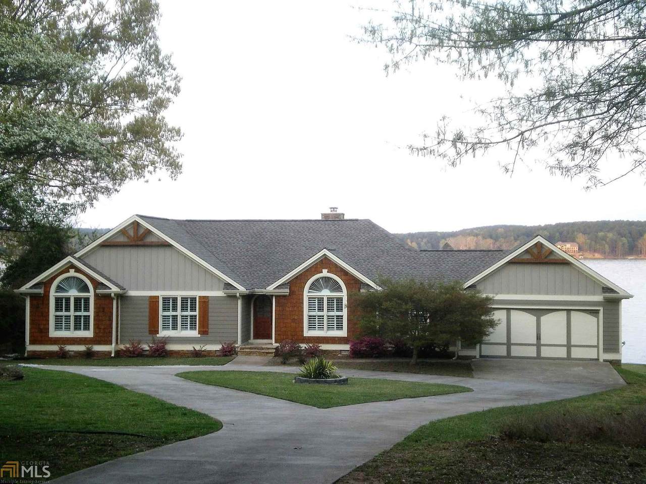 150 Sebastain Dr - Photo 1