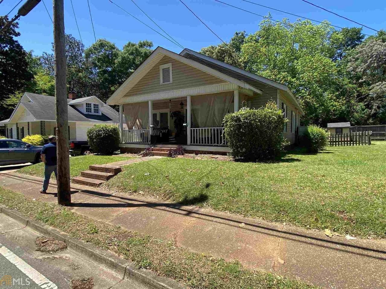 422 South Green St - Photo 1