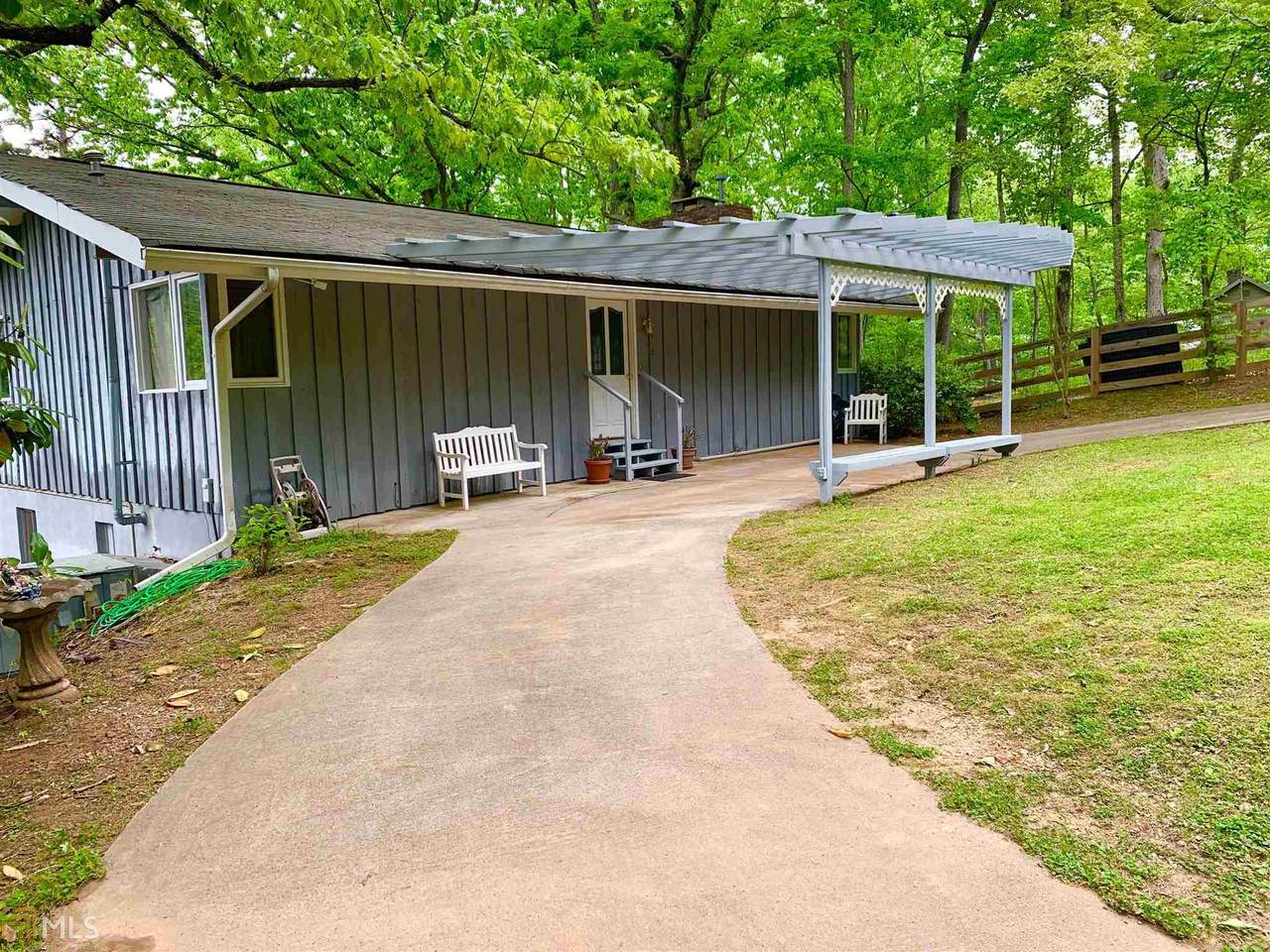 6192 Lakeside Dr - Photo 1