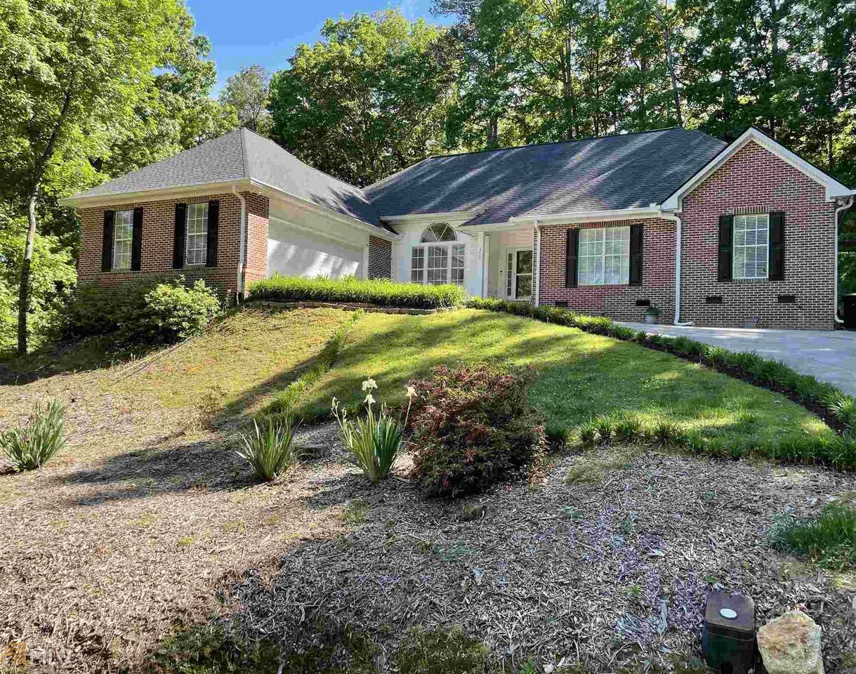 1 Cumberland Dr - Photo 1