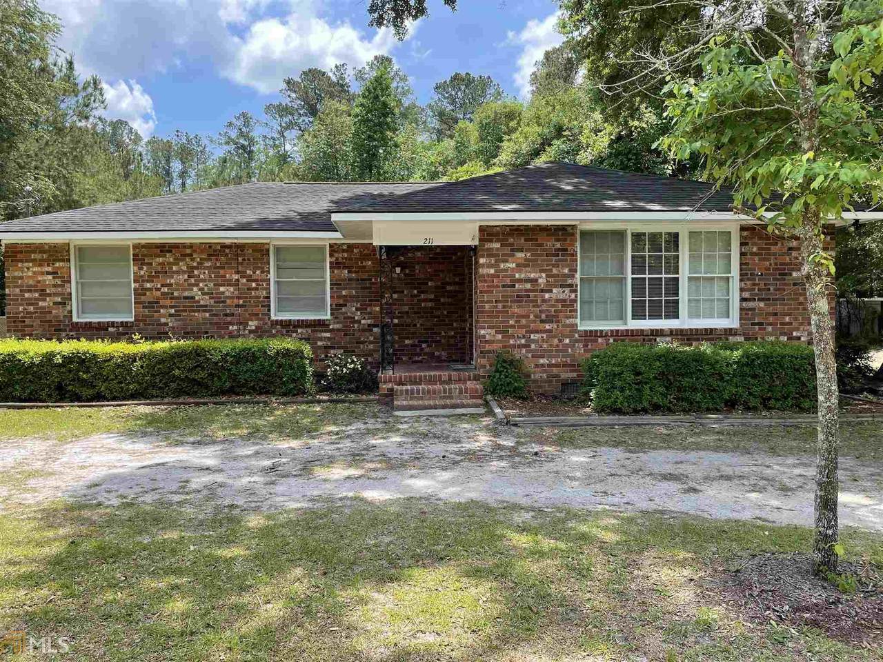 211 Weisenbaker - Photo 1