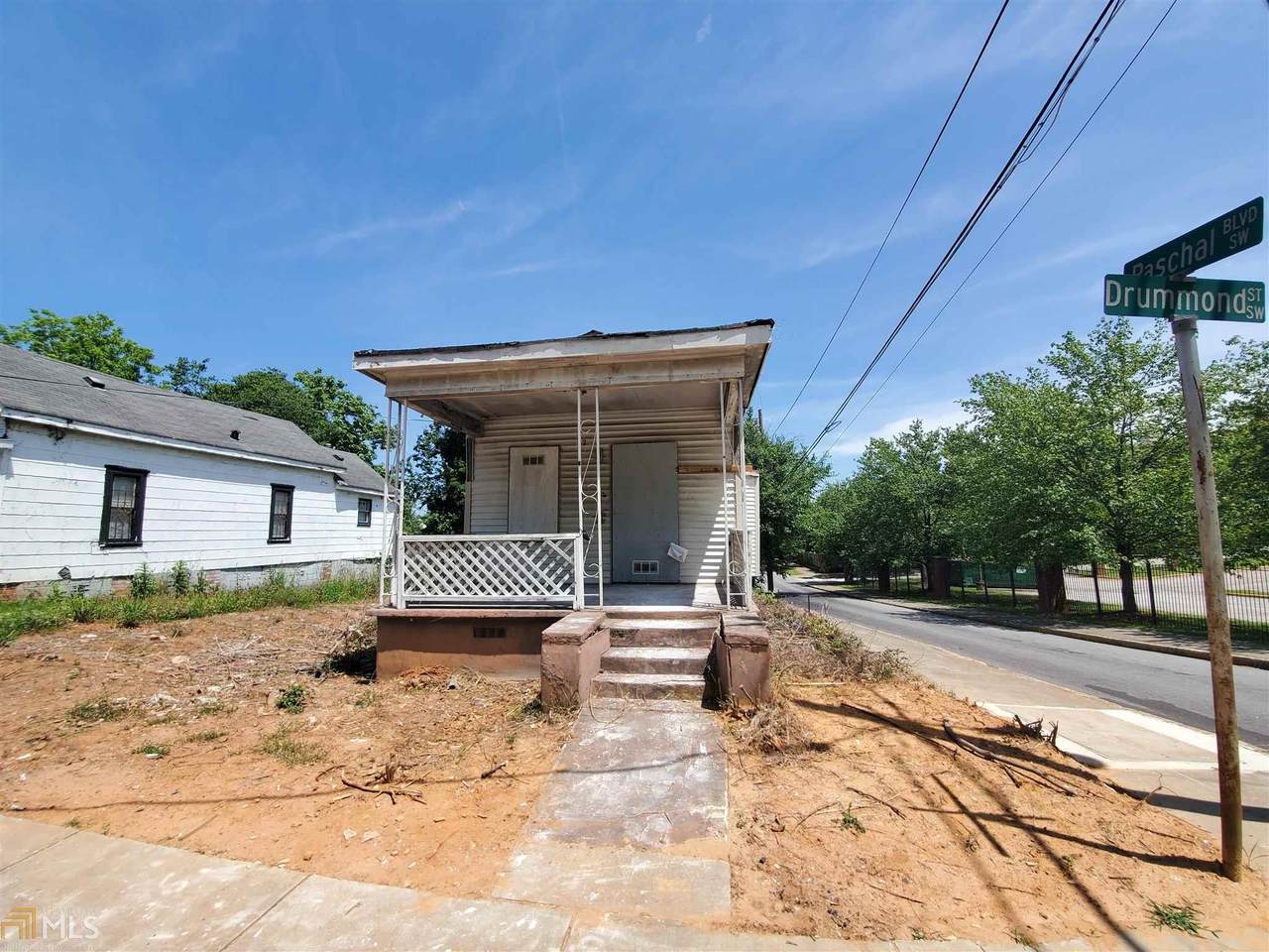 823 Drummond St - Photo 1