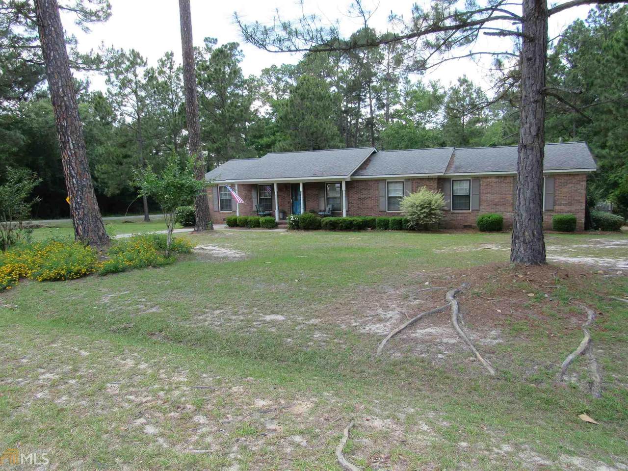 637 Hardin Dr - Photo 1