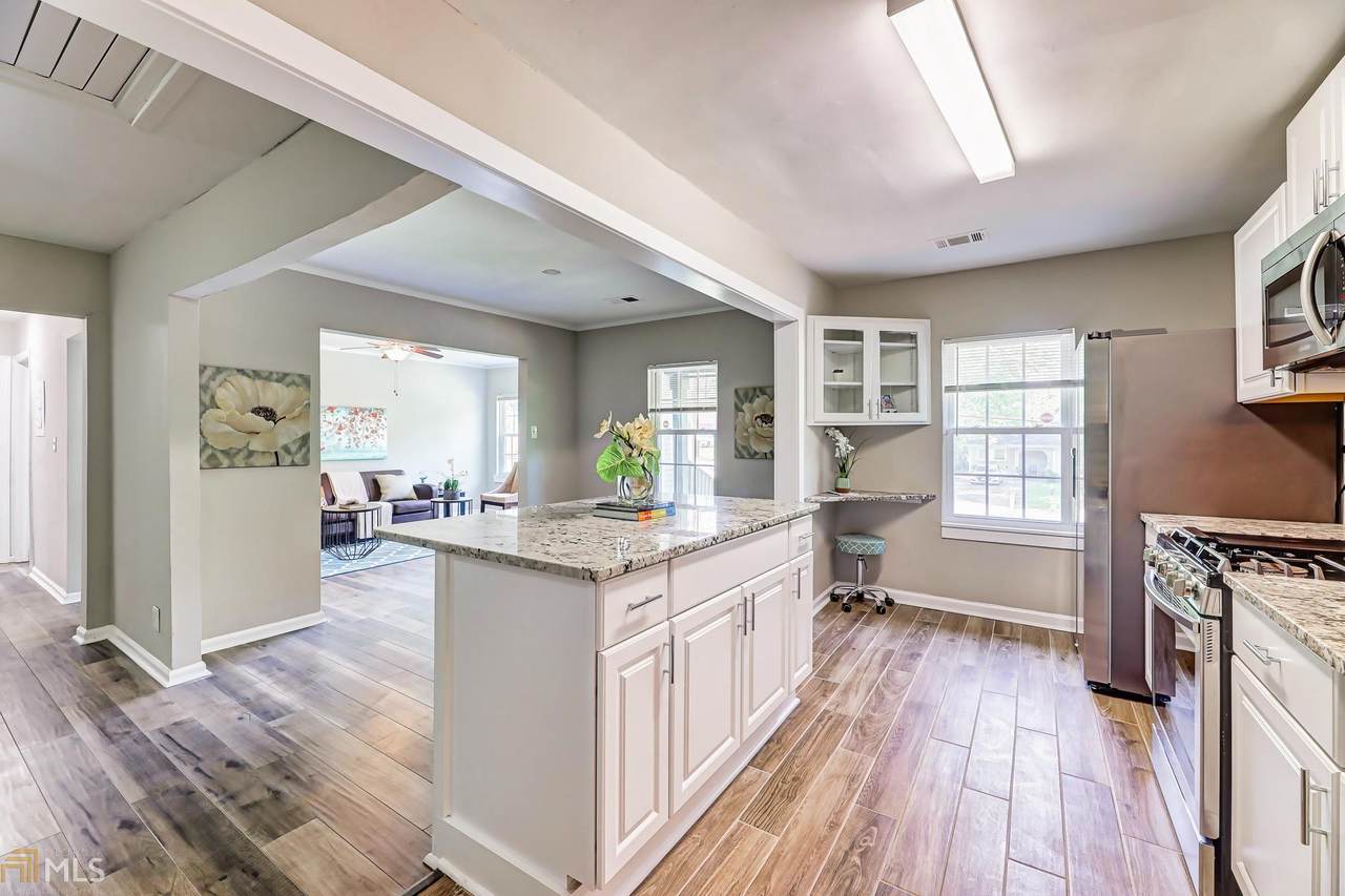 2911 Belvedere Ln - Photo 1