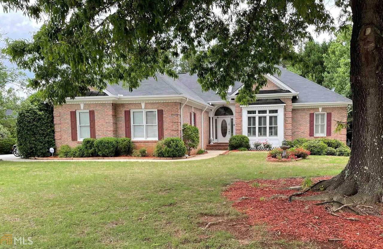 2703 Whitecrest Cir - Photo 1